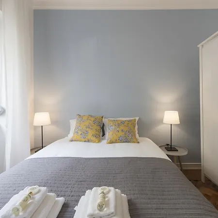 Junto à Fonte Luminosa Lisboa