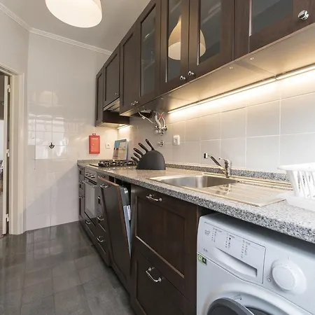 Junto à Fonte Luminosa * Lisboa