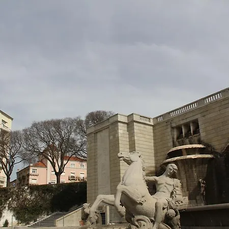 Junto A Fonte Luminosa