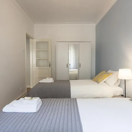 Daire Junto A Fonte Luminosa Lisboa